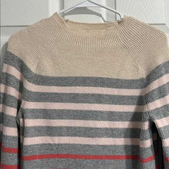LOFT Cream Knit Sweater - Picture 2 of 8